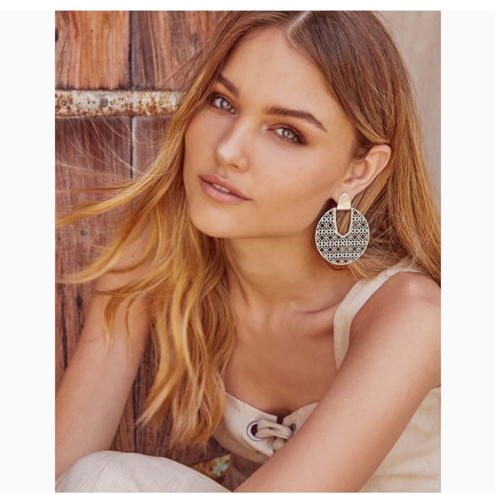 Kendra Scott Diane Gold Statement Earrings in Gold Filigree